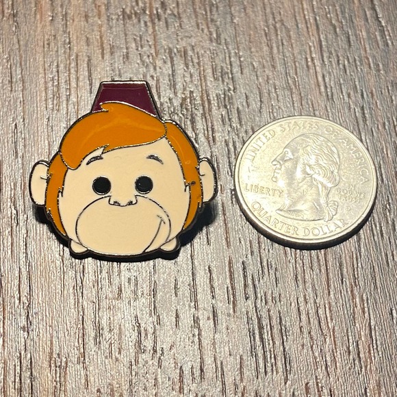 Disney parks Aladdin Abu Monkey Sidekick Tsum Tsum 2017 pin - Picture 2 of 4